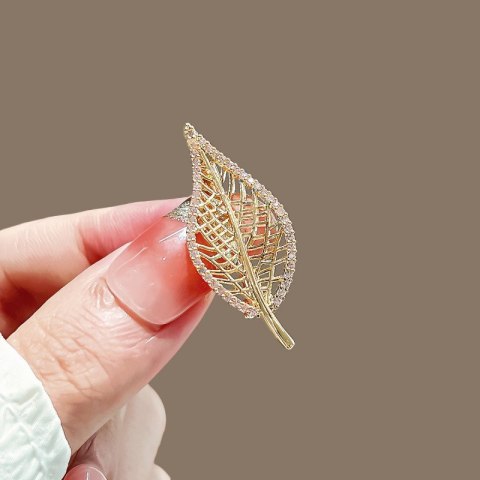 Broszka ozdobna - liść z cyrkoniami BZ212