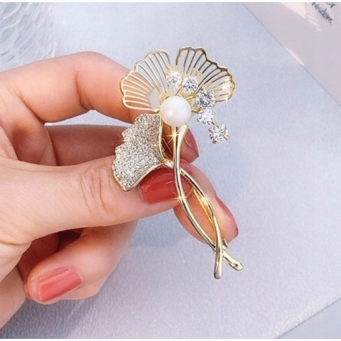 Broszka ozdobna - miłorząb z cyrkoniami BZ215