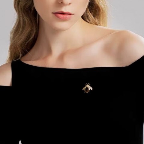 Broszka ozdobna kryształki owad BZ216